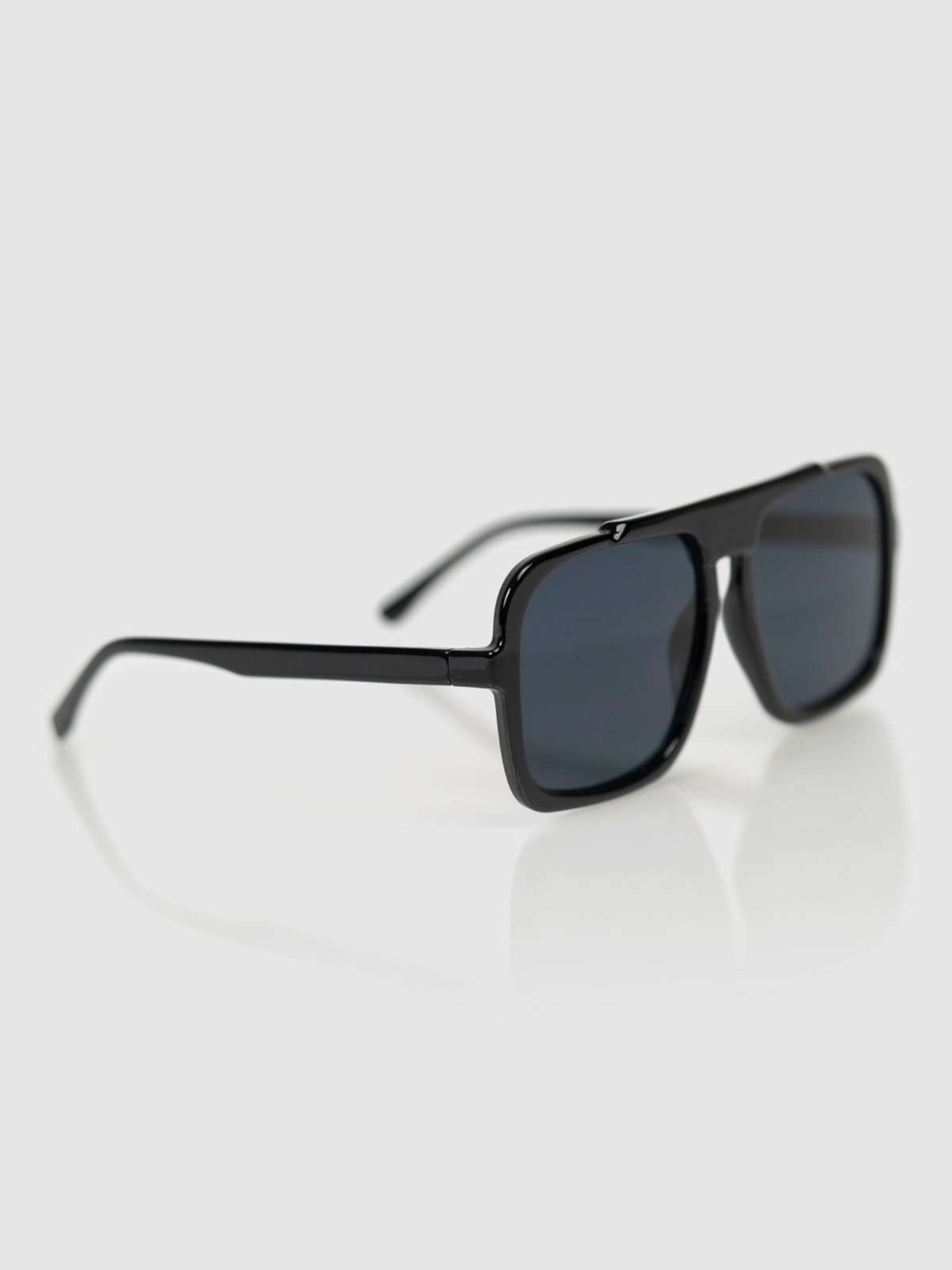 BLACK NAVY SUNGLASS